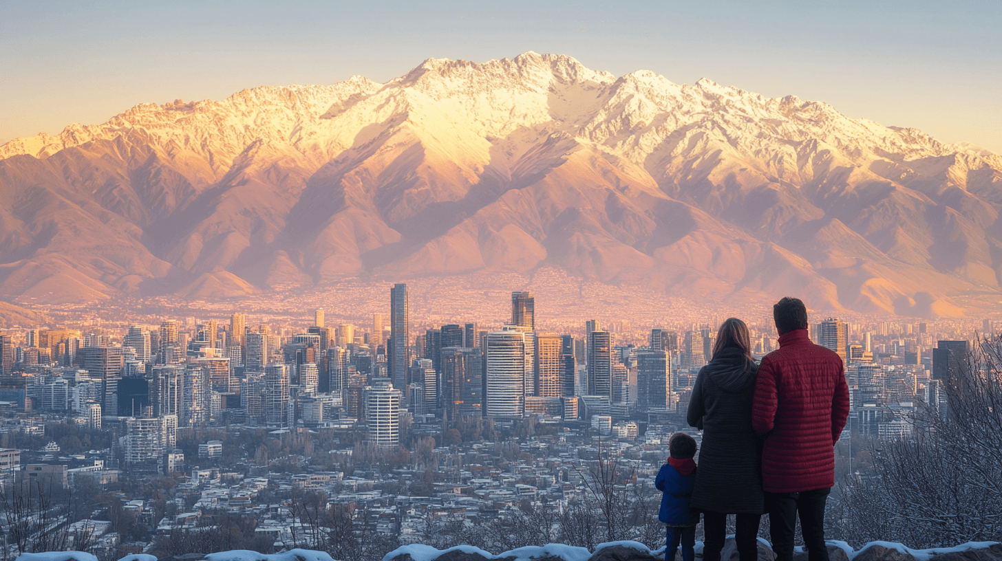Familia contemplando Santiago do Chile com Cordilheira dos Andes ao fundo